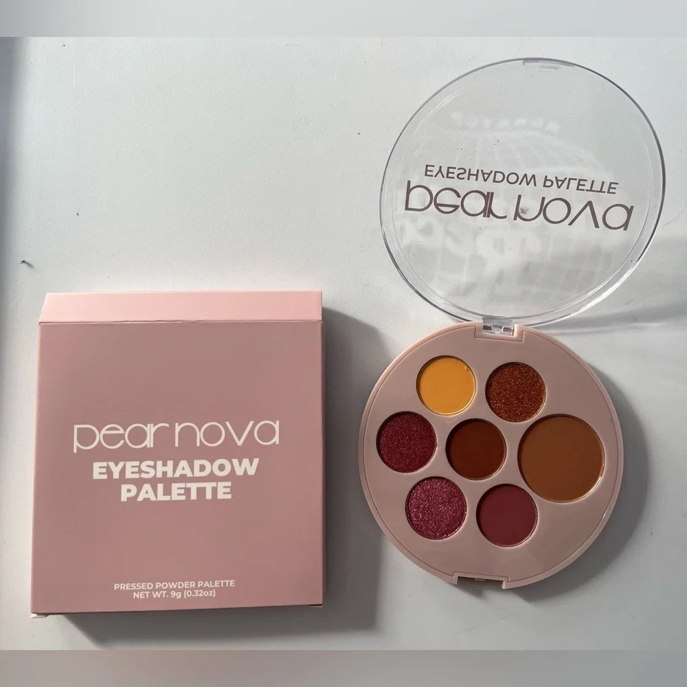 Pear Nova Eyeshadow Palette All Skin Tone